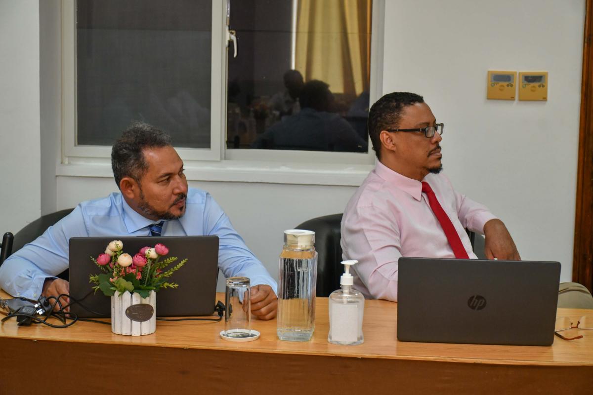 Hon Monthy & Hon Loze in the meeting 