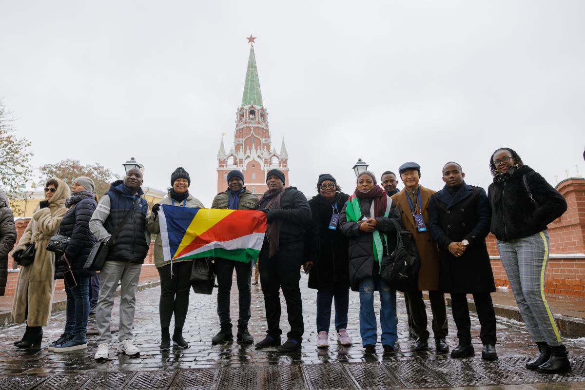 Group Photo holding the Seychelles Flag