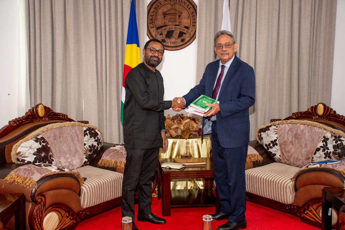 Speaker receiving a gift