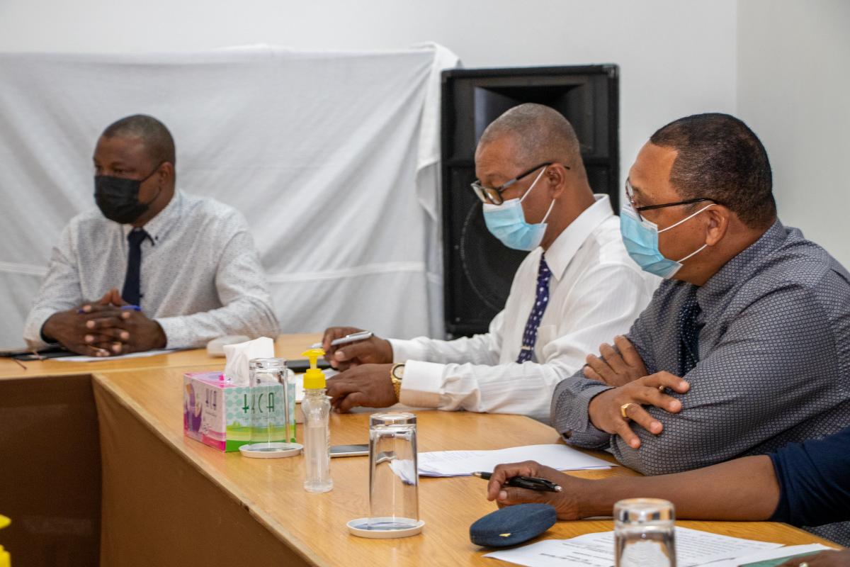 Hon William & Hon Hoareau